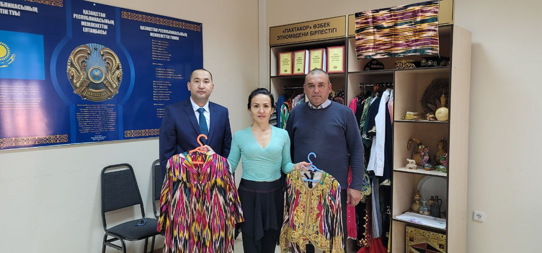 Хореографическая группа соотечественников в Мангистауской области Казахстана получила в дар от Министерства культуры Узбекистана яркие и самобытные национальные костюмы