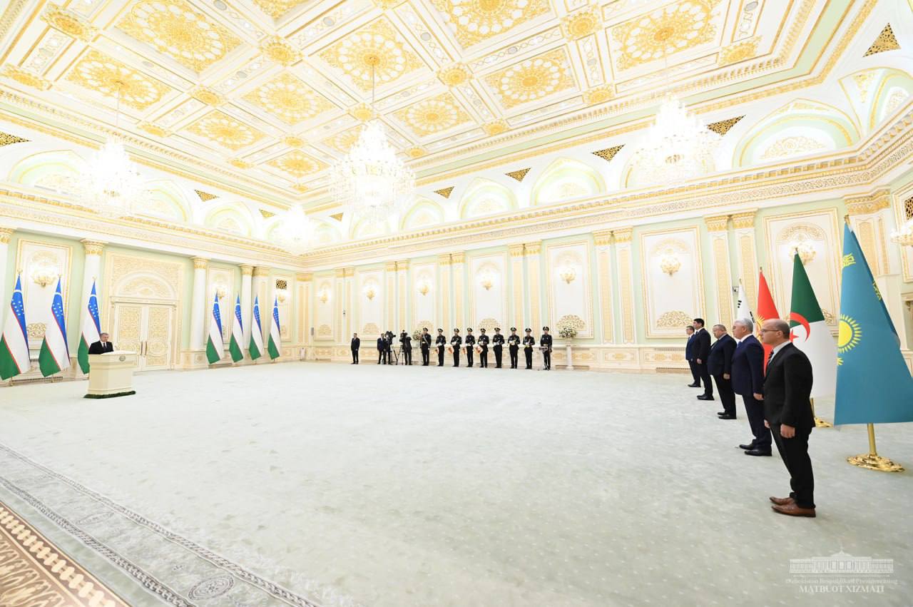 Президент Республики Узбекистан принял вновь назначенных послов