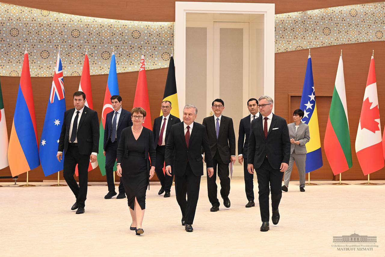 Президент принял участие в Самаркандском саммите ЕБРР